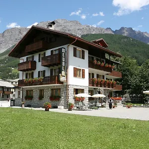 Meuble Cima Bianca Garni Hotel